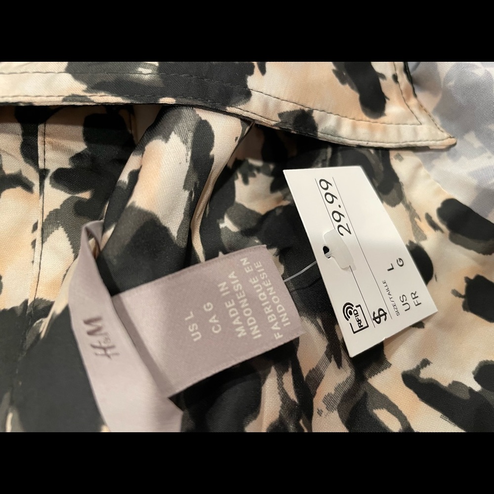 H&M blouse - Picture 2 of 4